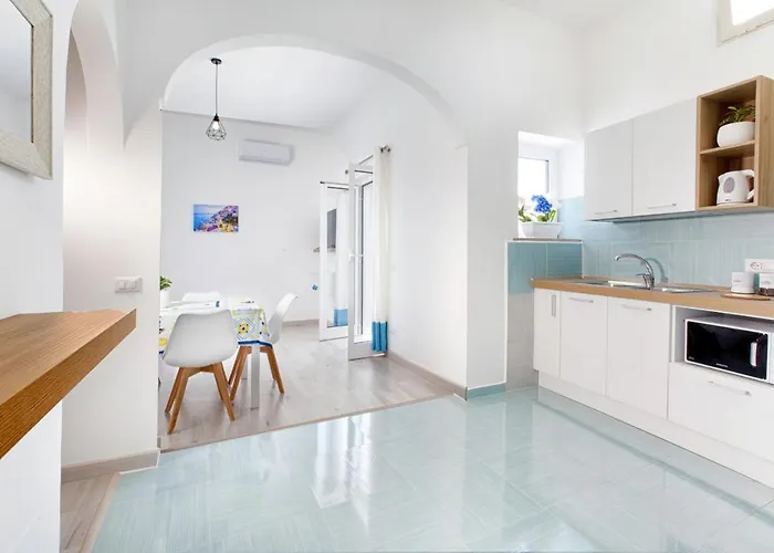 Дом отдыха Estate4home - Maison Jenny Позитано